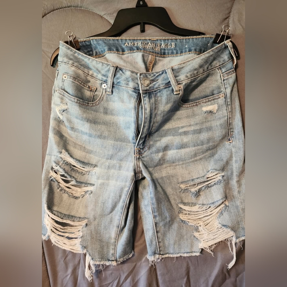 American Eagle Outfitters Blue Relaxed Jeans with Vintage Distressing
